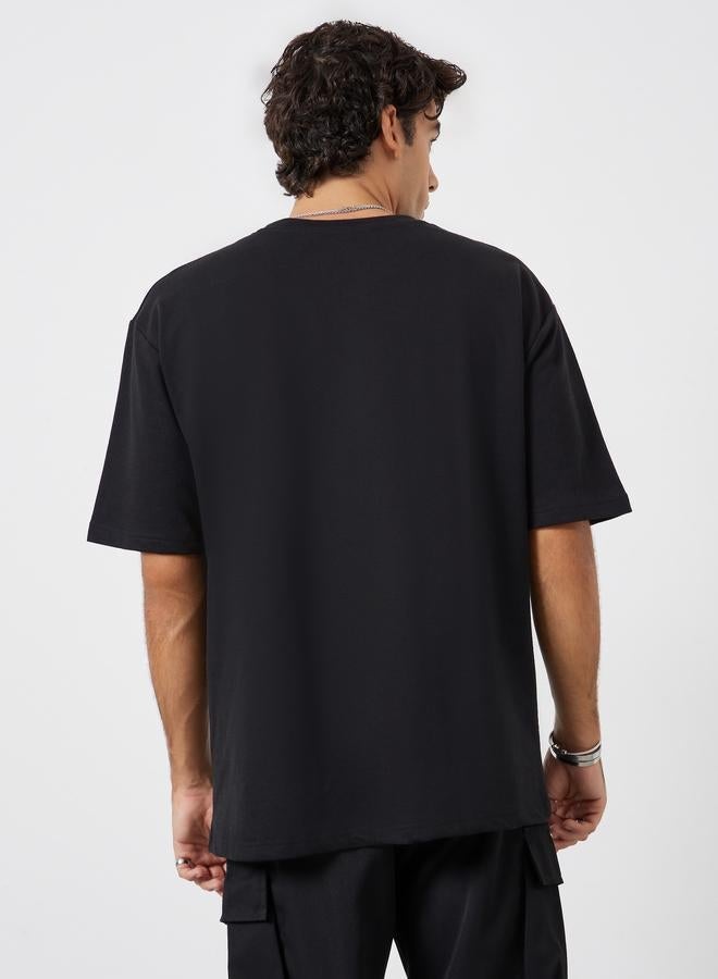 ستايلي تيشيرت بطبعة جرافيك قصة واسعة - Image 3